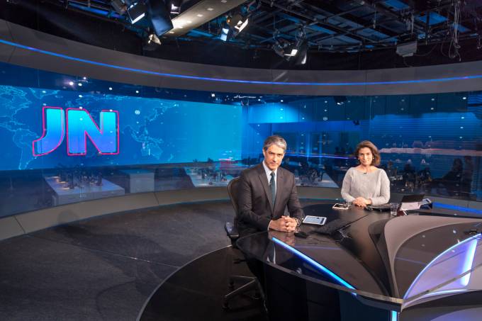 William Bonner no Jornal Nacional.
Rede Globo multada por pejotização.